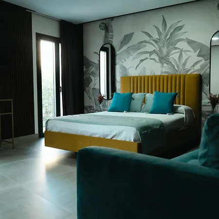 La Apartment *