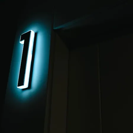 La Apartment *